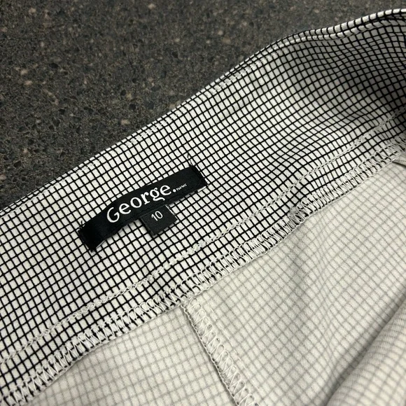 Capris - Picture 2 of 3